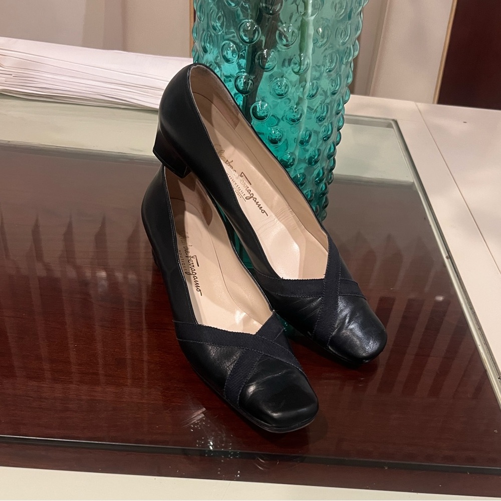 Salvatore Ferragamo Boutique Black Leather Shoes